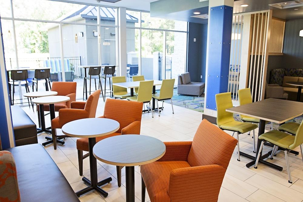 Holiday Inn Express & Suites Greenwood Mall By Ihg Εξωτερικό φωτογραφία