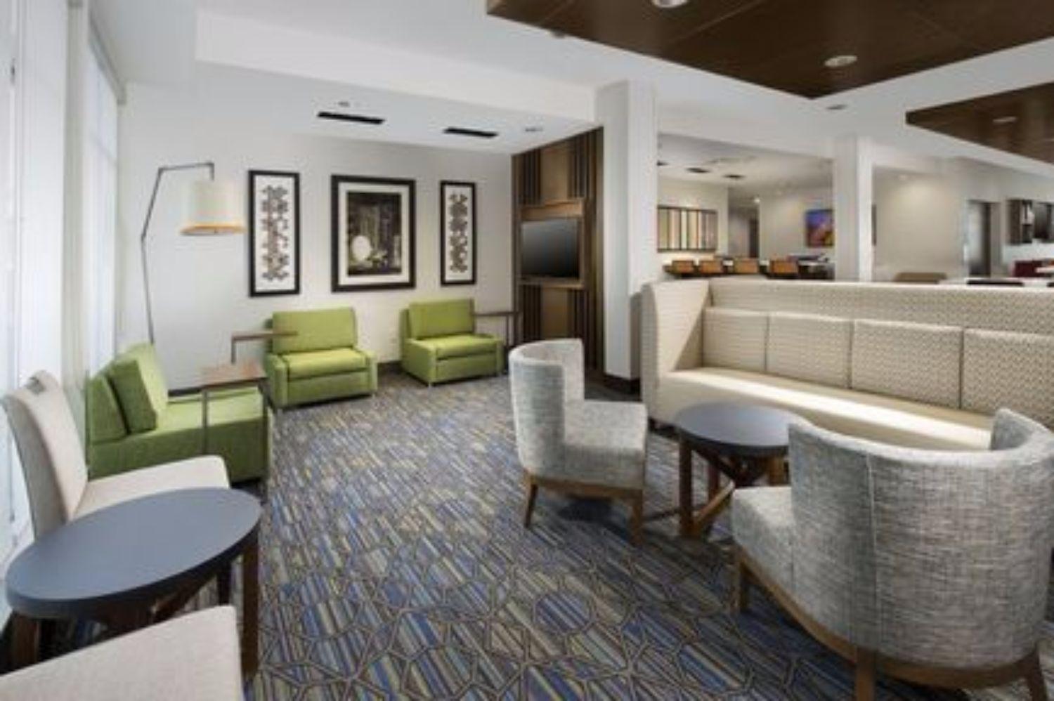 Holiday Inn Express & Suites Greenwood Mall By Ihg Εξωτερικό φωτογραφία
