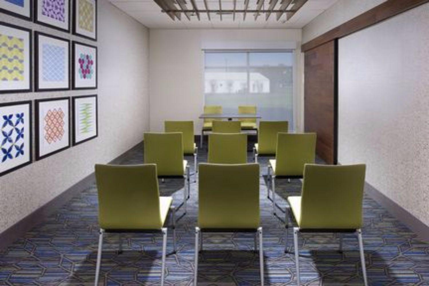 Holiday Inn Express & Suites Greenwood Mall By Ihg Εξωτερικό φωτογραφία