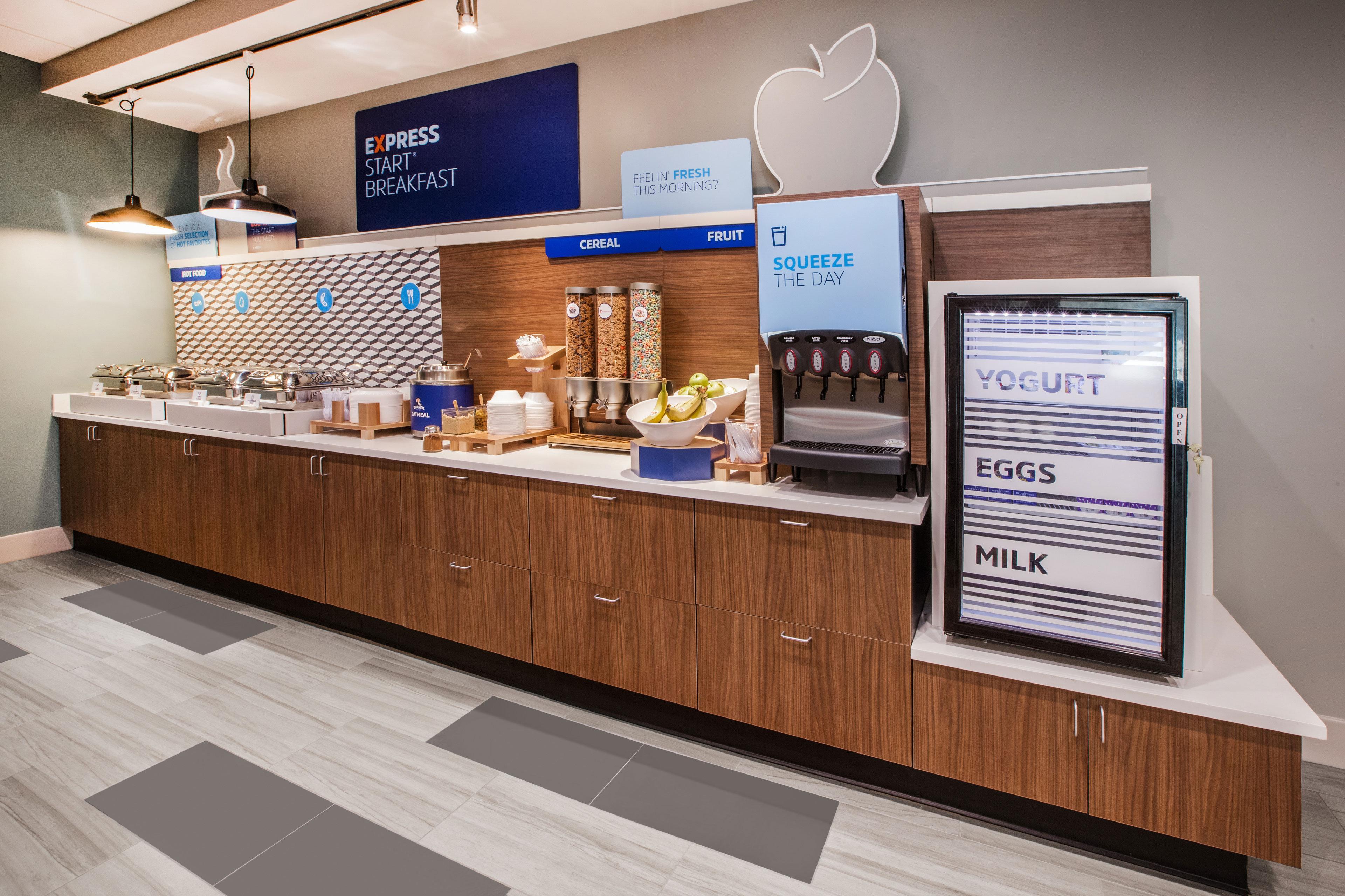 Holiday Inn Express & Suites Greenwood Mall By Ihg Εξωτερικό φωτογραφία