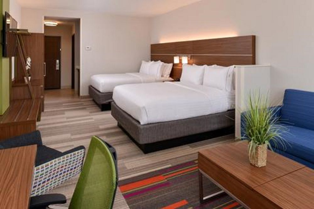 Holiday Inn Express & Suites Greenwood Mall By Ihg Εξωτερικό φωτογραφία
