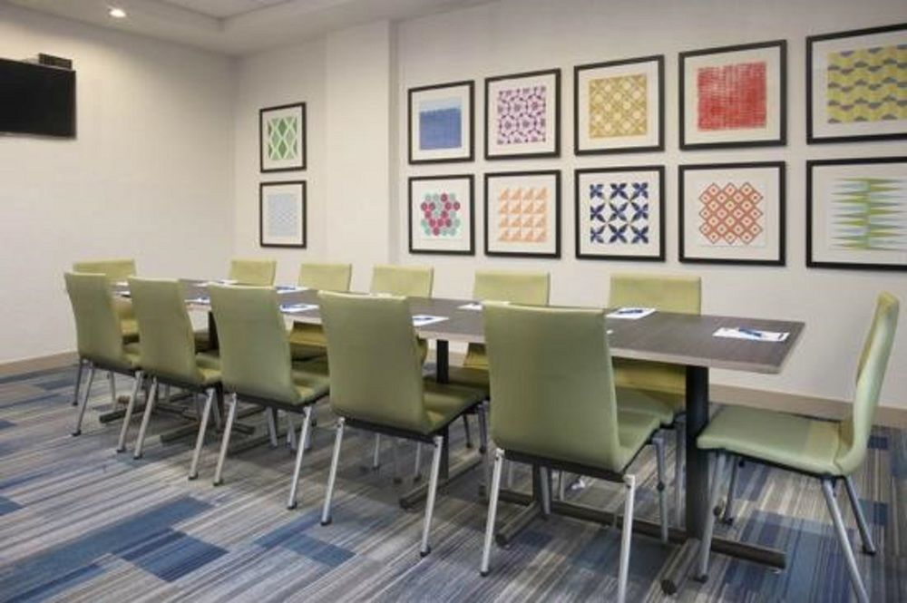 Holiday Inn Express & Suites Greenwood Mall By Ihg Εξωτερικό φωτογραφία